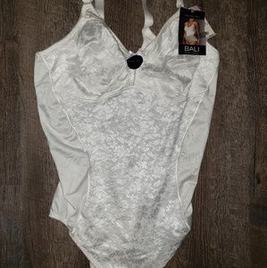 Bali Firm Control Body Shaper. Size 40D